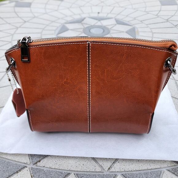 MDBM Chatou Structured Minimalist Premium Leather Crossbody Bag - Picture 11 of 12